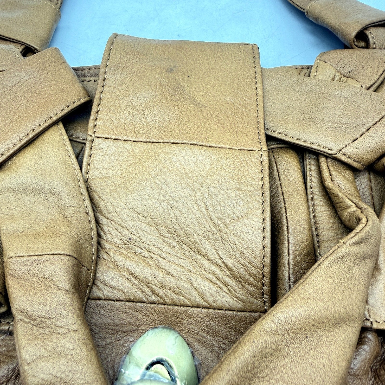 Ada.G Womens Natural Leather Handbag with Tan Ruffle Design & Shoulder Strap NEW - Image 2