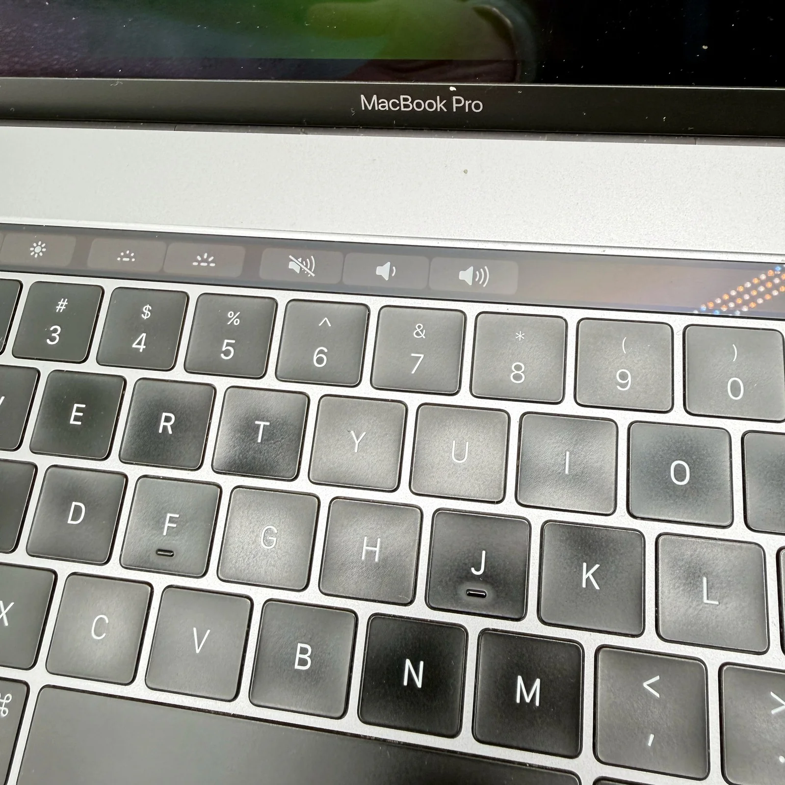 Apple MacBook Pro Laptop Silver 15-inch Touch Bar FOR PARTS ONLY -Locked MDM - Image 6