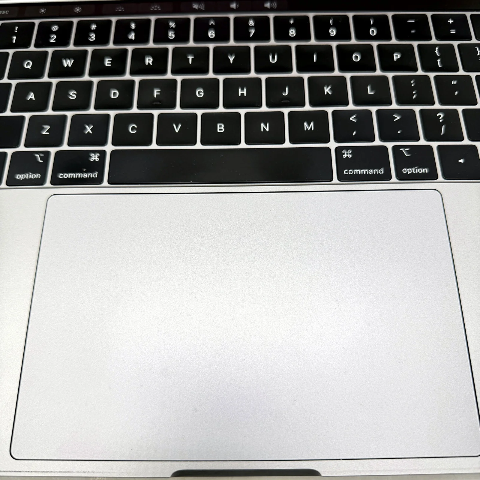 Apple MacBook Pro Laptop Silver 15-inch Touch Bar FOR PARTS ONLY -Locked MDM - Image 9