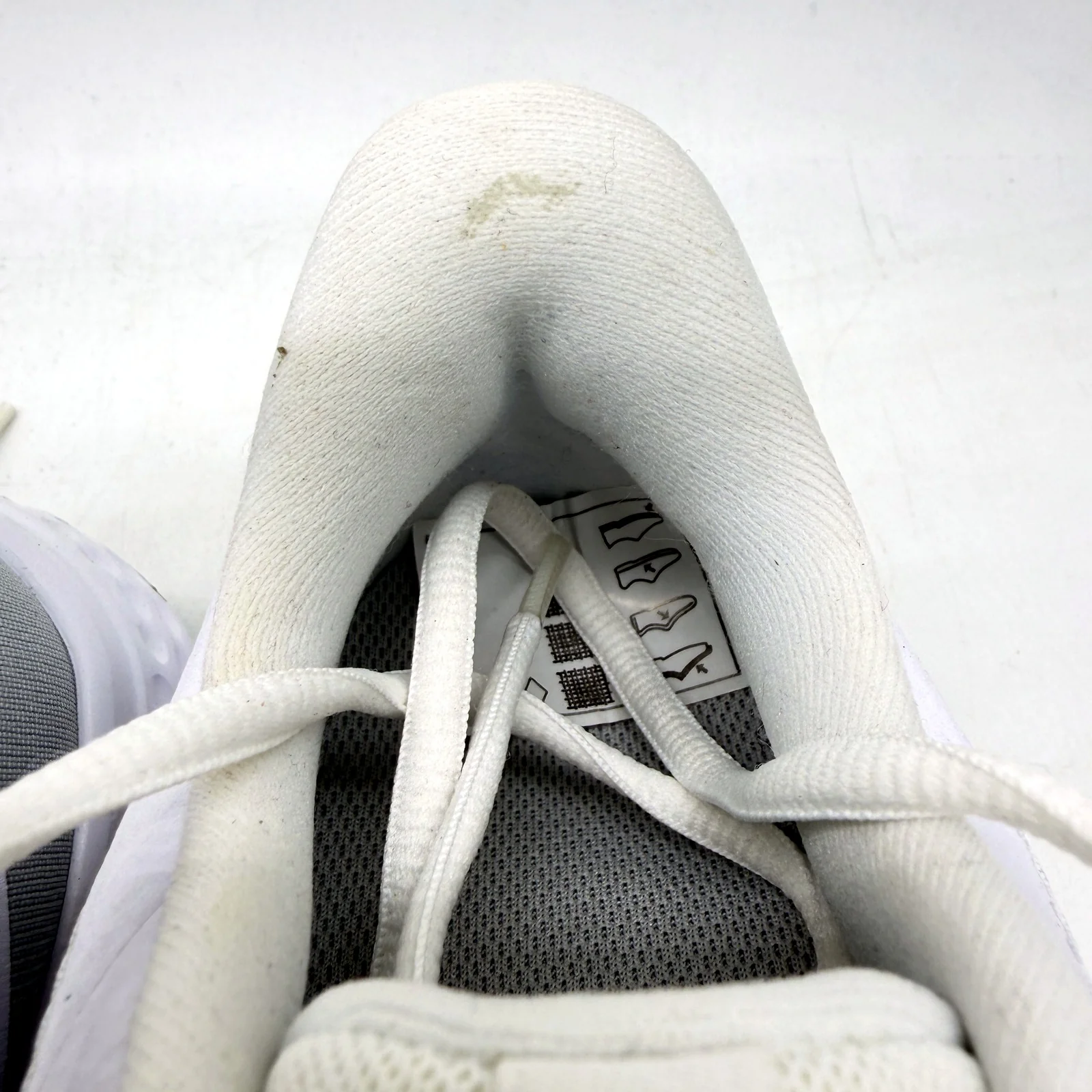 Nike Womens Revolution 5 Running Shoes White Silver Lightweight US 7 DEMO - Image 6