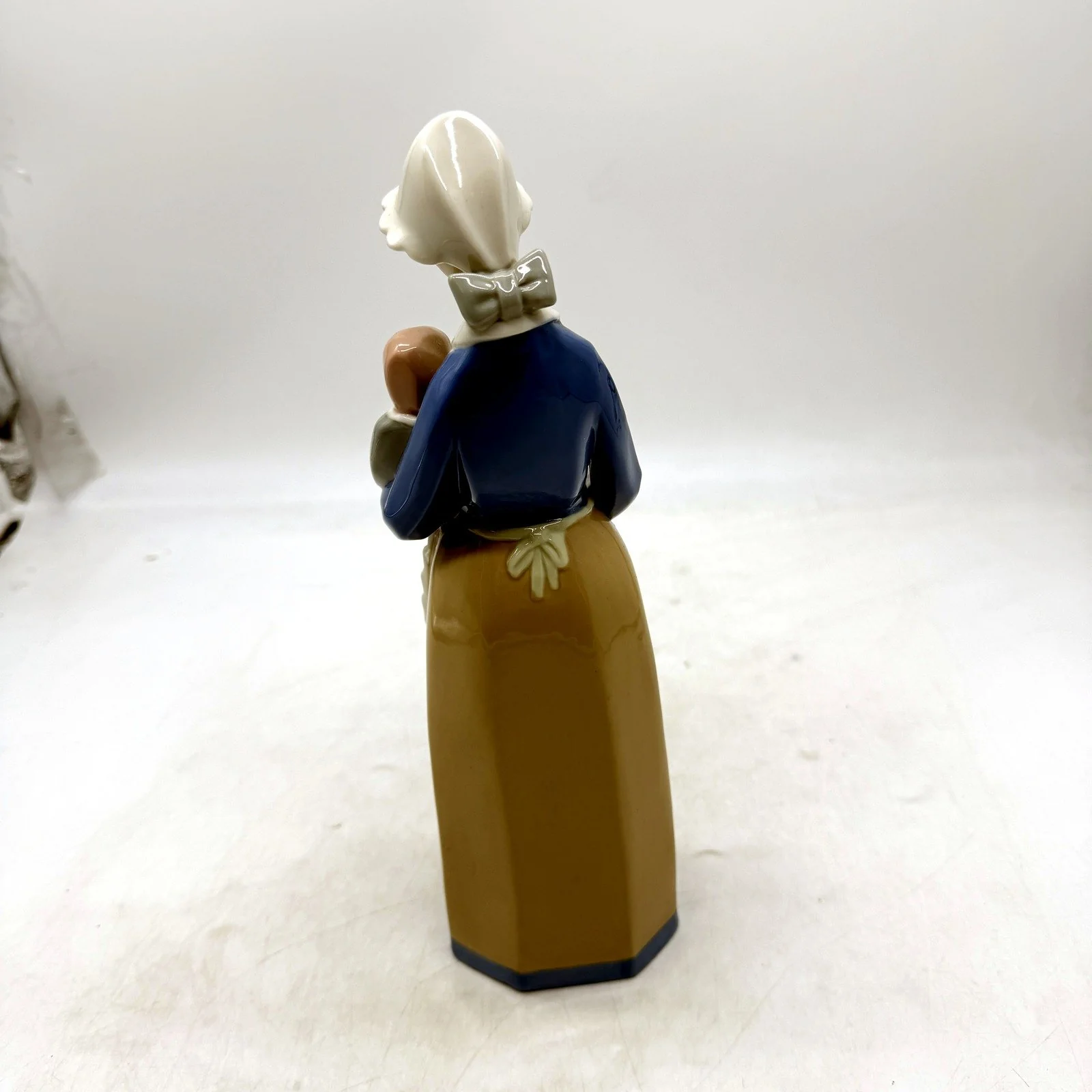 Rex Valencia Porcelain Figurine Mother and Child Collectible Made In Spain 30cm - Image 4