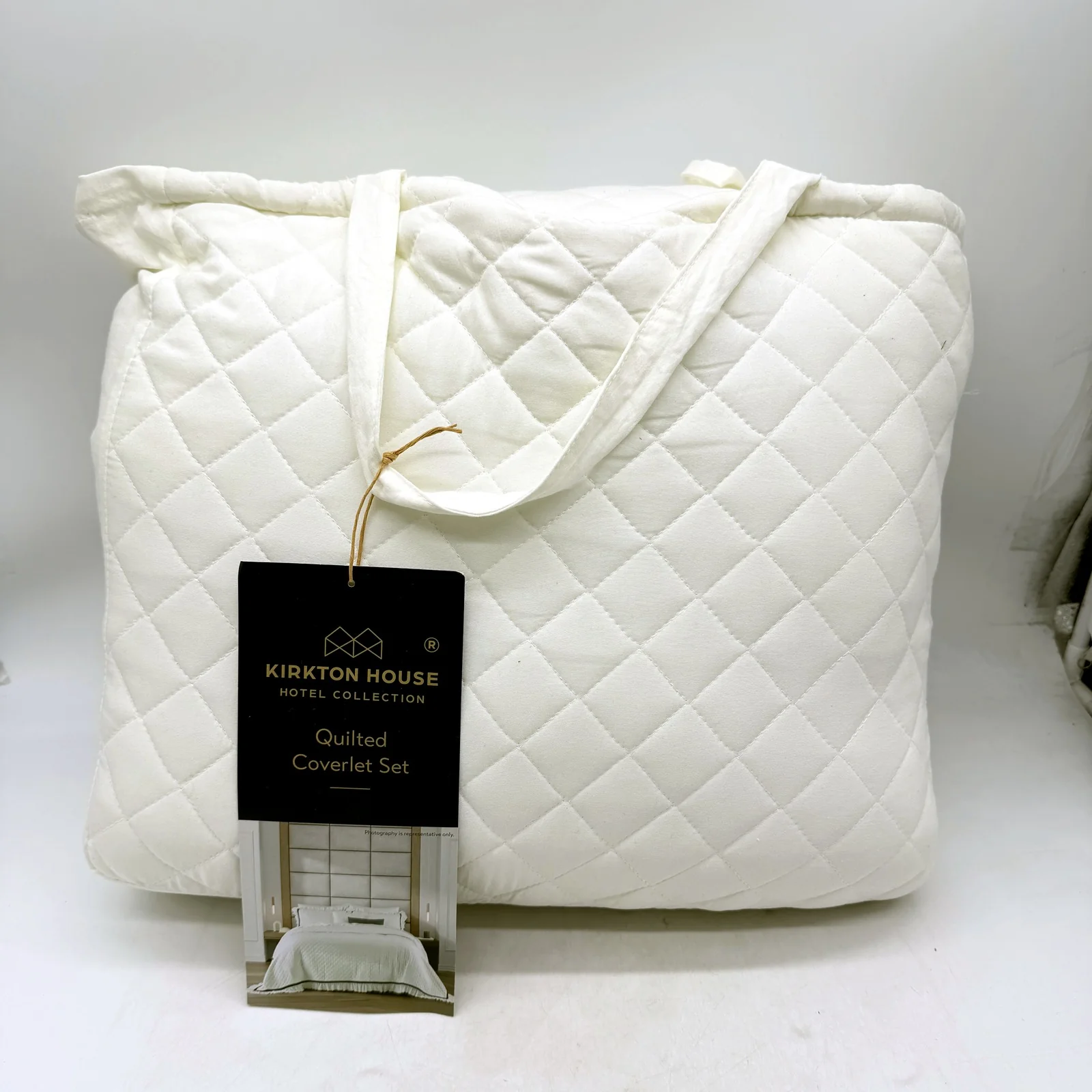 Quilted Coverlet Set White & Navy Trim Hotel Collection Fits Queen/King NEW - Image 4
