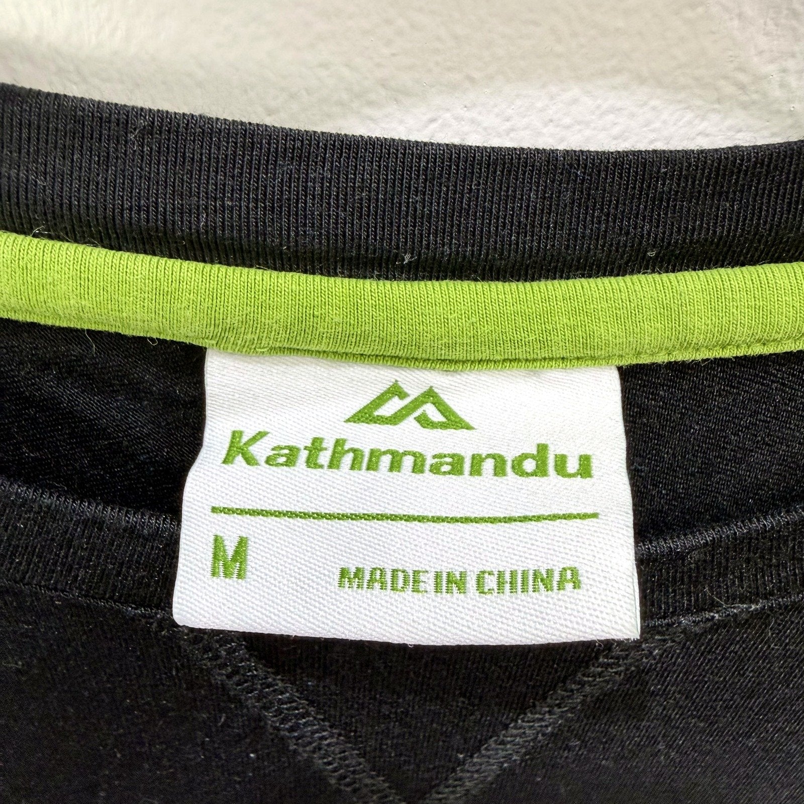 Kathmandu Mens Pullover Sweatshirt Black and Lime Green Athletic Activewear - Image 3