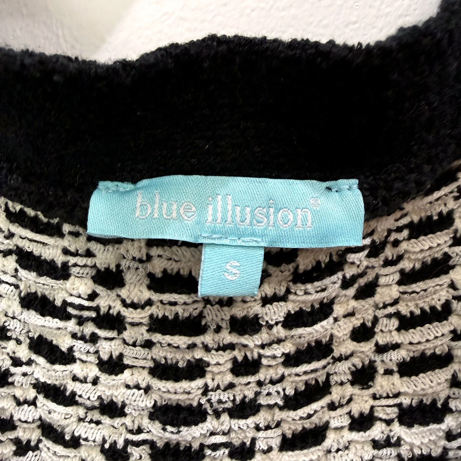Blue Illusion Womens Knit Vest Patterned Button Front Black and White Size S - Image 3