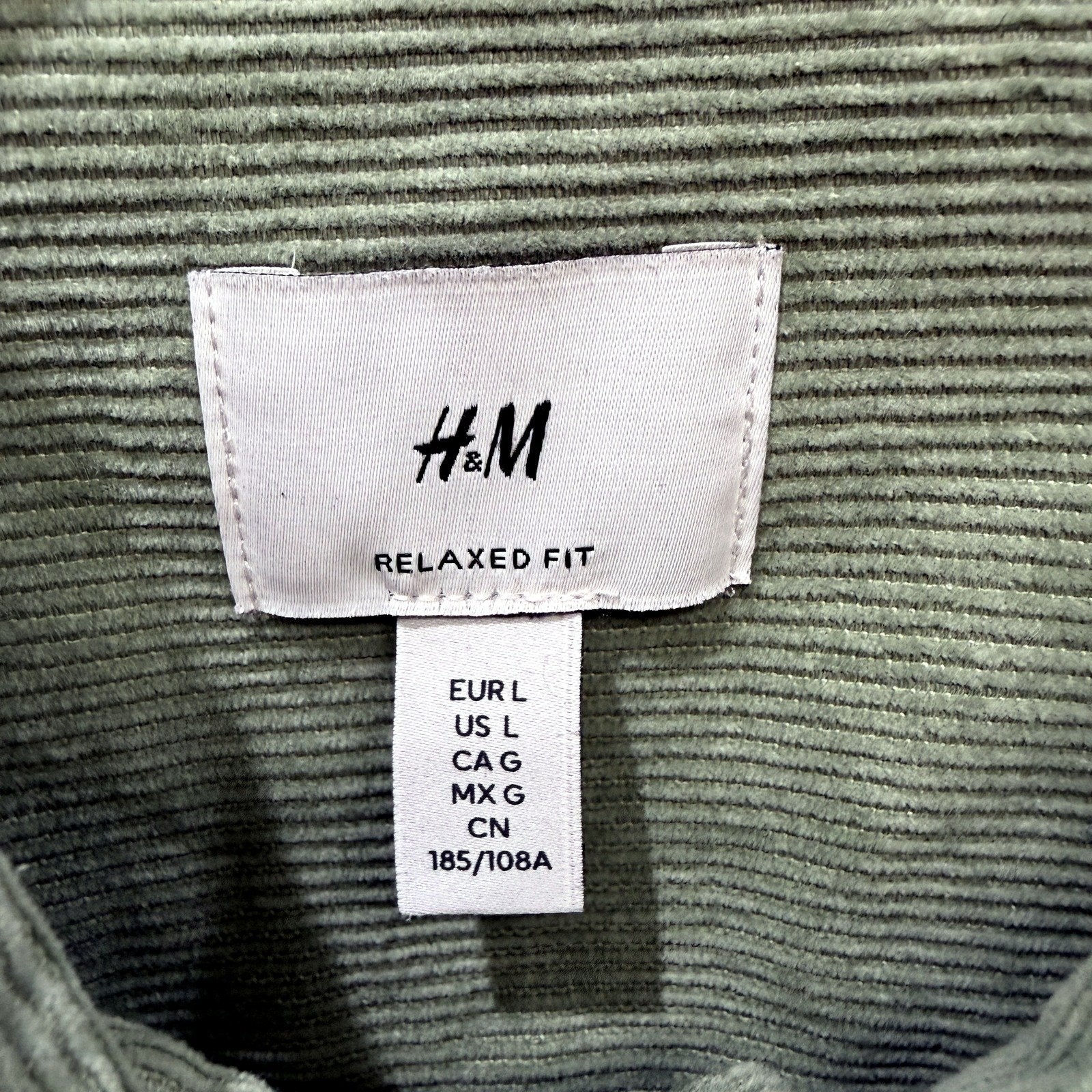 H&M Mens Relaxed Fit Sage Green Corduroy Shirt in Large Size - Image 4