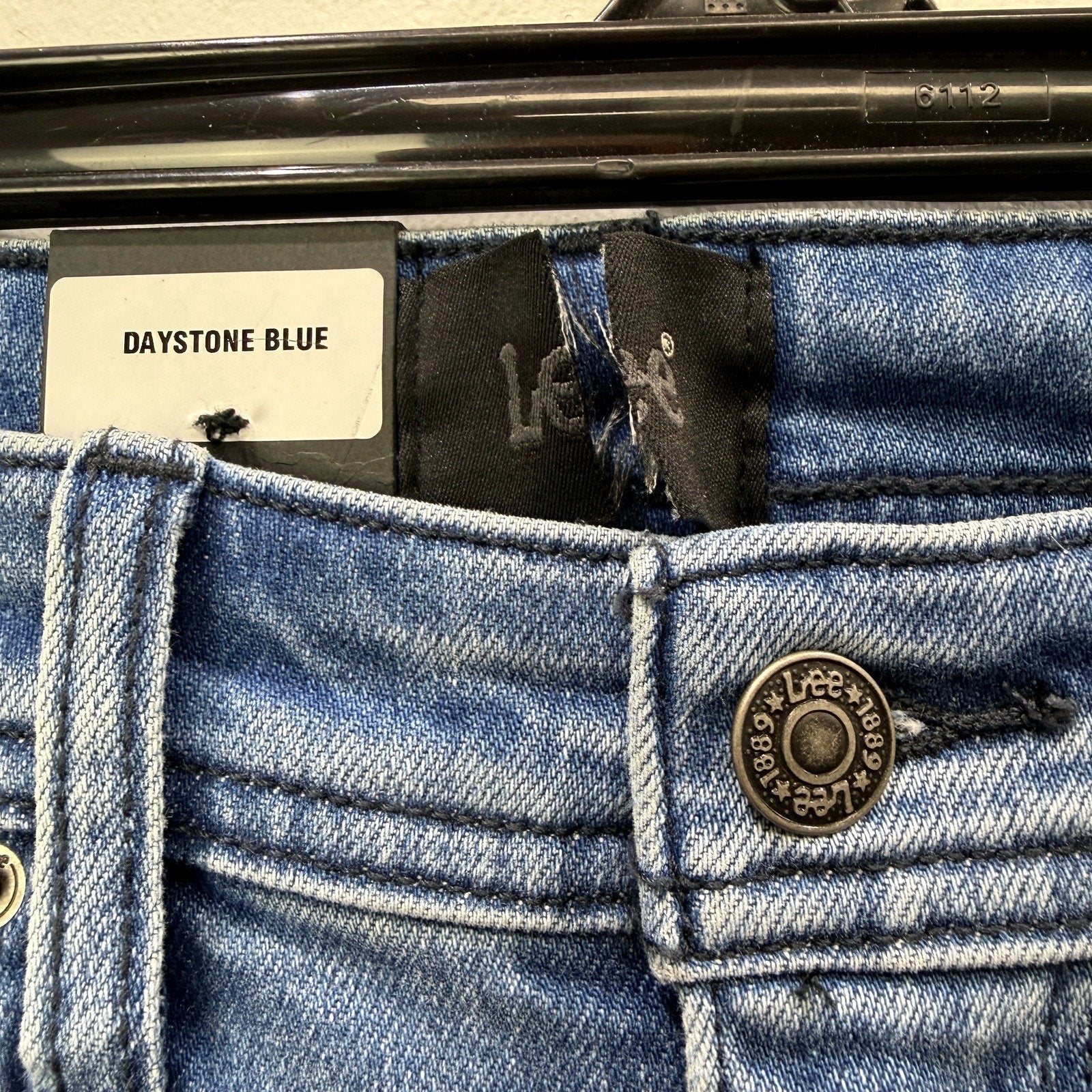 Lee Womens Slim Tapered Fit Daystone Blue Jeans in Size 28 NEW - Image 5