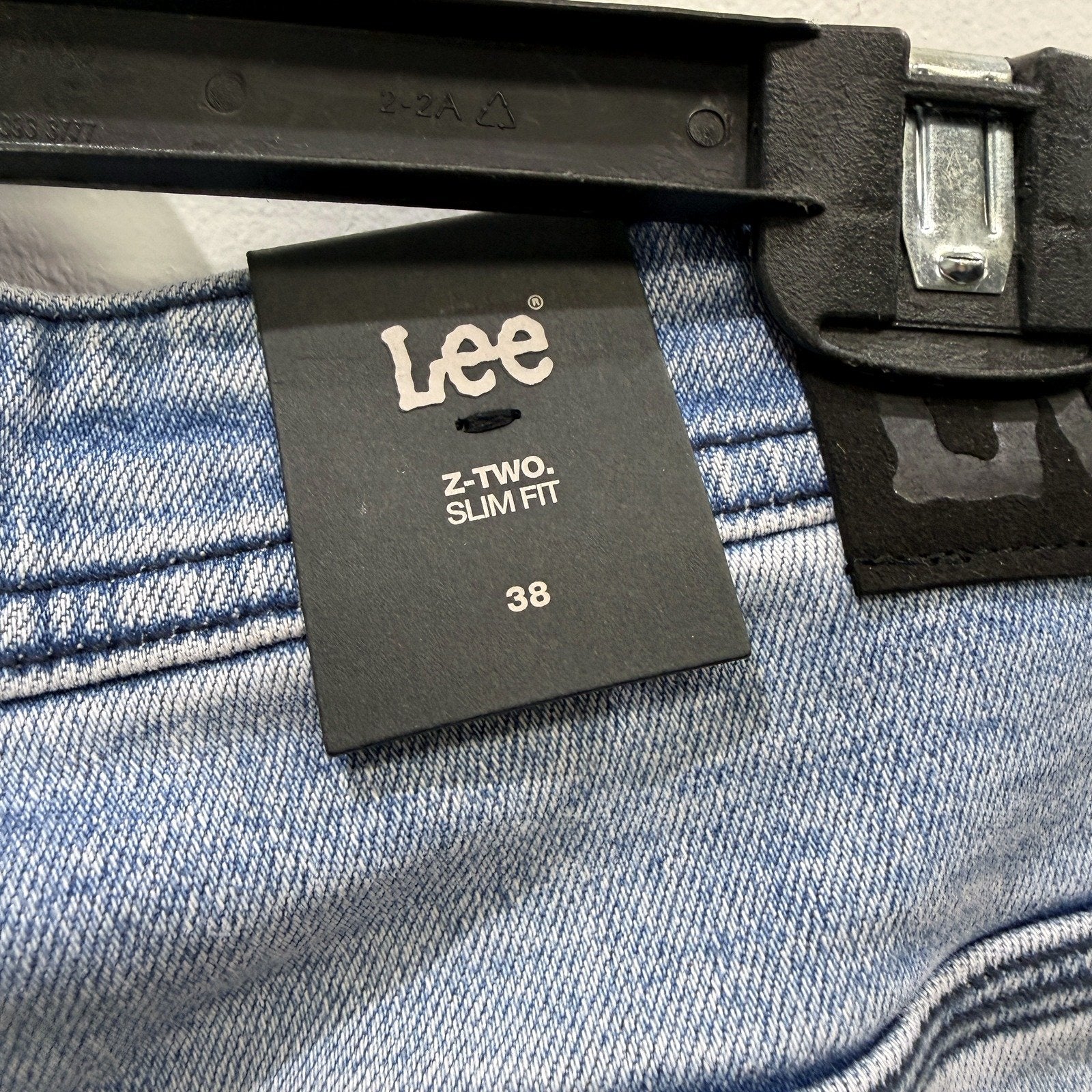Lee Mens Slim Tapered Fit Daystone Blue Jeans, Size 38 NEW - Image 3