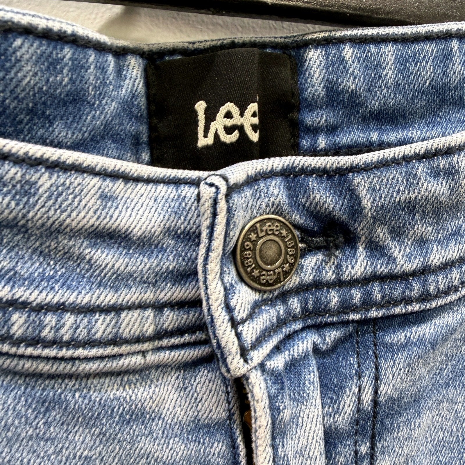 Lee Mens Slim Tapered Fit Daystone Blue Jeans, Size 38 NEW - Image 5