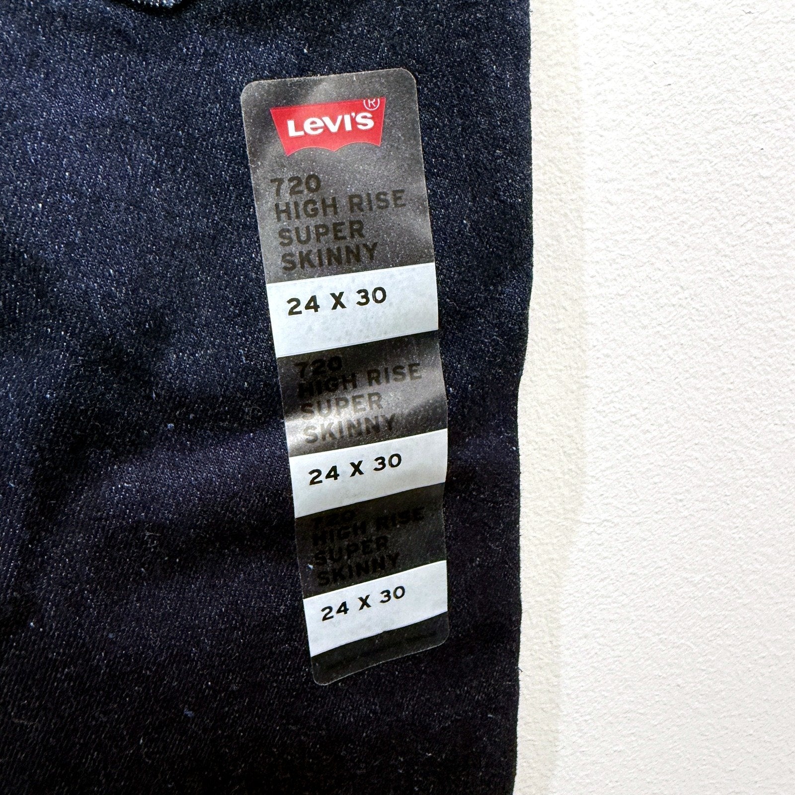 Levi's Womens 720 High-Rise Super Skinny Jeans Dark Indigo Size 24 x 30 NEW - Image 3