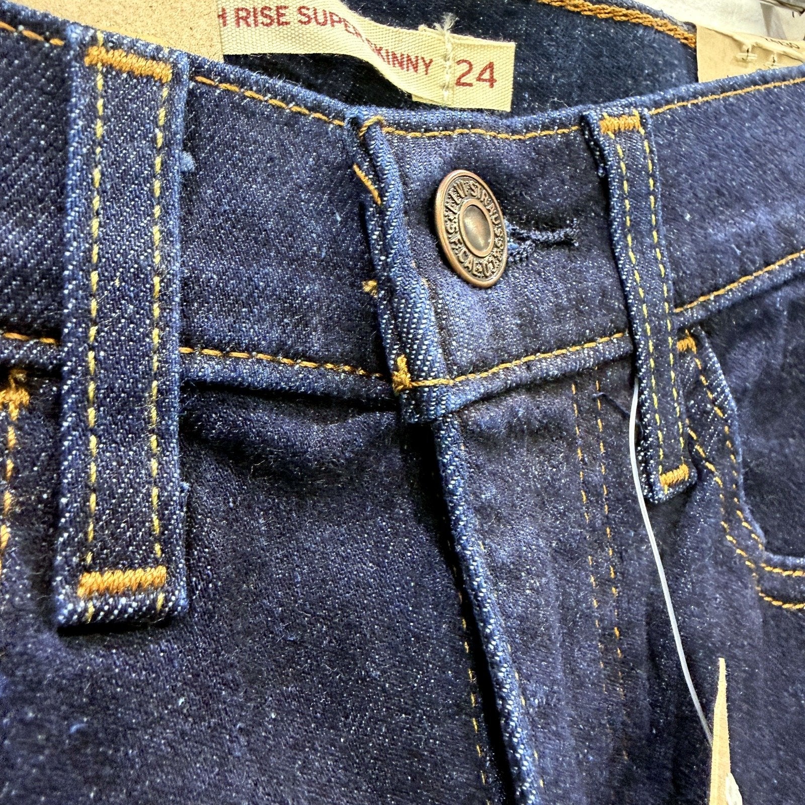 Levi's Womens 720 High-Rise Super Skinny Jeans Dark Indigo Size 24 x 30 NEW - Image 4
