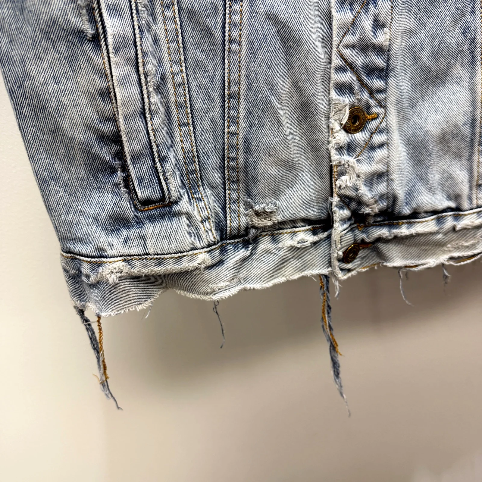 Zara Mens Distressed Blue Denim Jacket - Vintage 1975 Style Goods Size M - Image 8