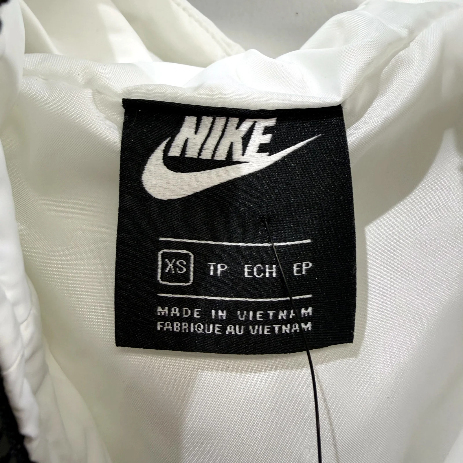Nike Womens Long Puffer Jacket Lightweight Winter Coat White/Black Sz XS NEW - Image 2