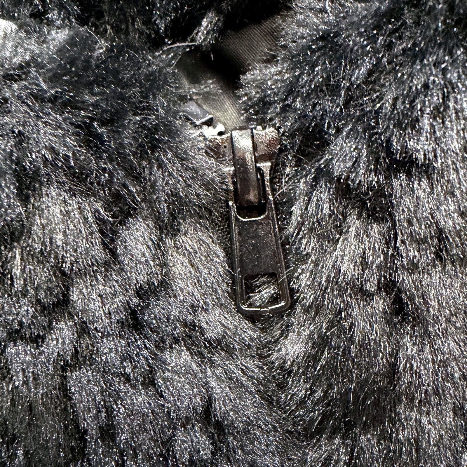 Leoni Womens Max Faux Fur Bomber Jacket in Black for Winter, XS Size NEW - Image 6